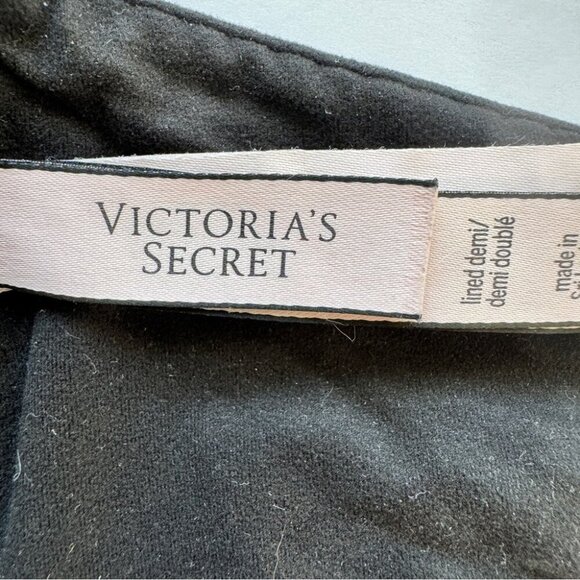 Victoria's Secret Bra Body By Victoria Lined Demi Front Closure Black Sz 32DD - Picture 3 of 11